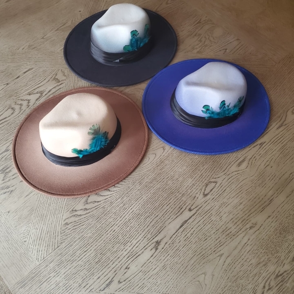 FEDORA'S - Picture 2 of 4